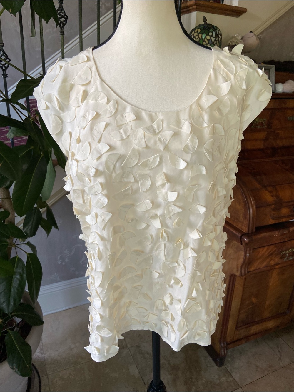Talbots 100% Silk 3D Textured Floral Applique Blouse Top Cream Ivory Size 12 - Picture 2 of 9